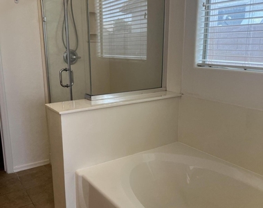 18167 N Arbor Drive - Photo Thumbnail 14