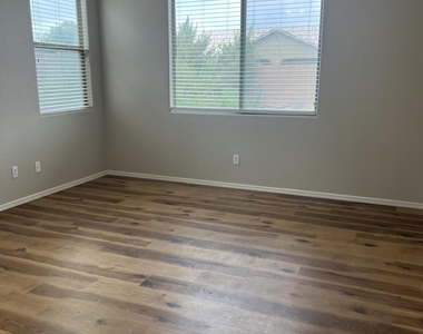 18167 N Arbor Drive - Photo Thumbnail 12