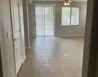 18167 N Arbor Drive - Photo Thumbnail 2