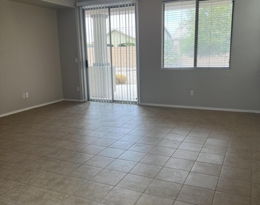 18167 N Arbor Drive - Photo Thumbnail 1