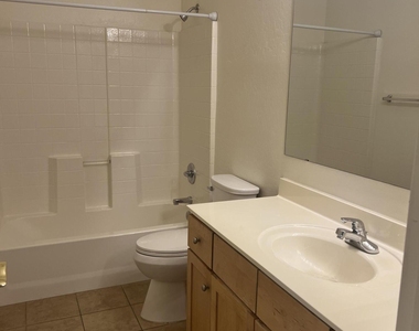 18167 N Arbor Drive - Photo Thumbnail 9