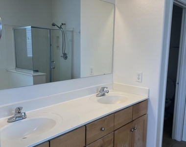 18167 N Arbor Drive - Photo Thumbnail 13