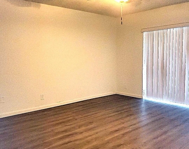 5890 Sugar Palm Court - Photo Thumbnail 8
