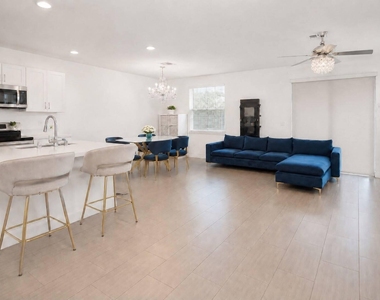 4822 Nw 56th Court - Photo Thumbnail 4