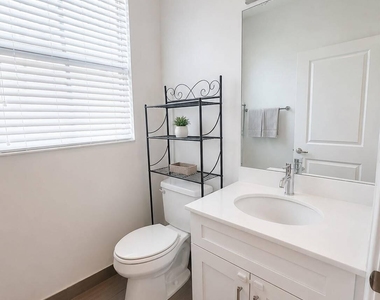 4822 Nw 56th Court - Photo Thumbnail 17