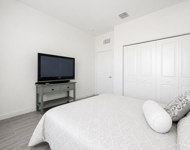 4822 Nw 56th Court - Photo Thumbnail 25