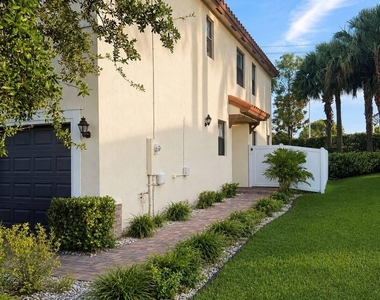 4822 Nw 56th Court - Photo Thumbnail 2