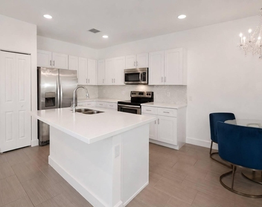 4822 Nw 56th Court - Photo Thumbnail 7