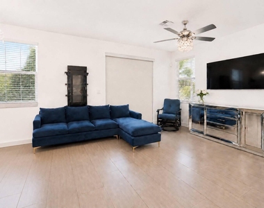 4822 Nw 56th Court - Photo Thumbnail 5