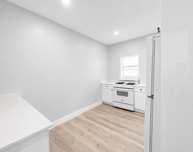 1905 Monroe Street - Photo Thumbnail 10