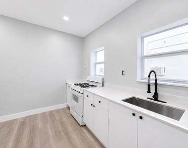 1905 Monroe Street - Photo Thumbnail 12