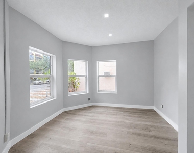 1905 Monroe Street - Photo Thumbnail 9