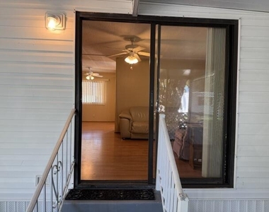 126 Yuma Way - Photo Thumbnail 5