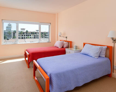 250 Bradley Place - Photo Thumbnail 5