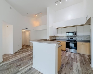 1119 Villa Circle - Photo Thumbnail 7