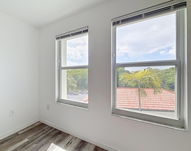 1119 Villa Circle - Photo Thumbnail 27