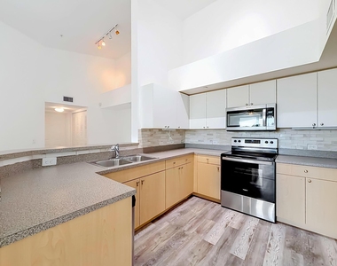 1119 Villa Circle - Photo Thumbnail 8