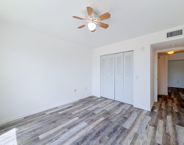 1119 Villa Circle - Photo Thumbnail 26