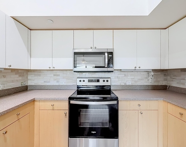 1119 Villa Circle - Photo Thumbnail 11