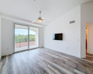 1119 Villa Circle - Photo Thumbnail 14