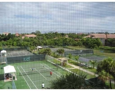 825 Egret Circle - Photo Thumbnail 9
