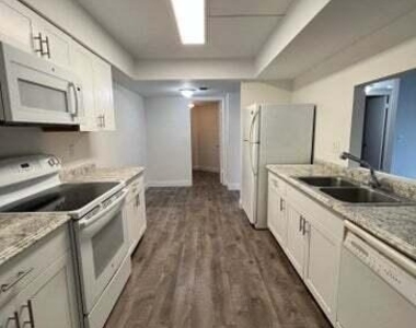 825 Egret Circle - Photo Thumbnail 2
