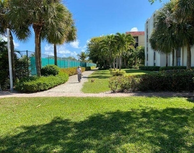 825 Egret Circle - Photo Thumbnail 11