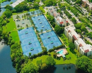 825 Egret Circle - Photo Thumbnail 17
