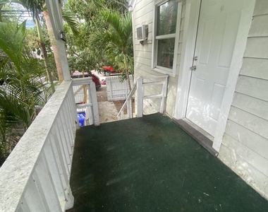 115 Ne 2nd Street - Photo Thumbnail 1