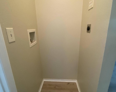 115 Ne 2nd Street - Photo Thumbnail 6