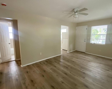 115 Ne 2nd Street - Photo Thumbnail 7