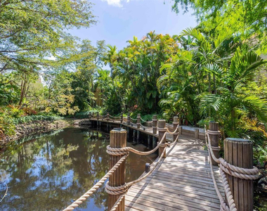702 Saint Albans Drive - Photo Thumbnail 35