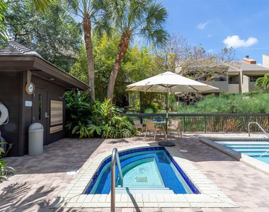 702 Saint Albans Drive - Photo Thumbnail 40