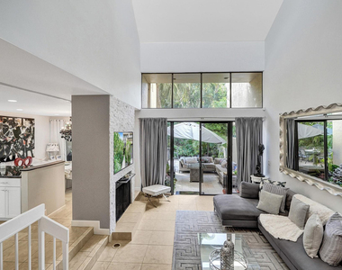 702 Saint Albans Drive - Photo Thumbnail 3