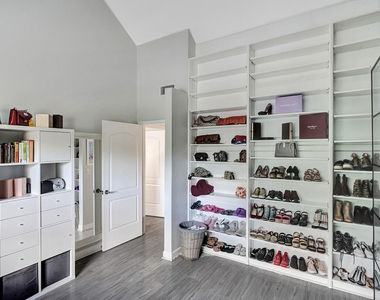 702 Saint Albans Drive - Photo Thumbnail 32