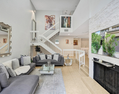 702 Saint Albans Drive - Photo Thumbnail 4