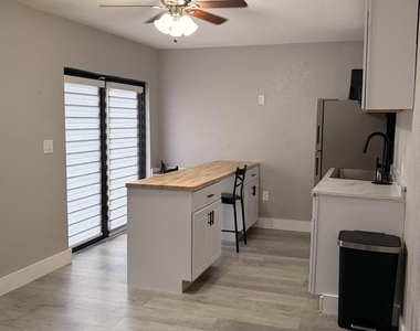 15700 Nw 39th Place - Photo Thumbnail 6