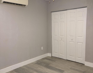 15700 Nw 39th Place - Photo Thumbnail 2