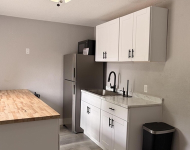 15700 Nw 39th Place - Photo Thumbnail 8
