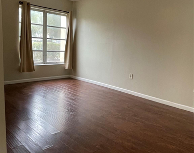 4158 Inverrary Drive - Photo Thumbnail 22