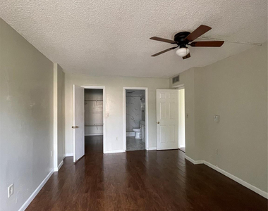 4158 Inverrary Drive - Photo Thumbnail 20