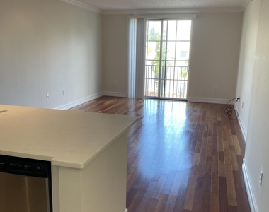 780 S Sapodilla Avenue - Photo Thumbnail 4