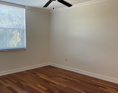 780 S Sapodilla Avenue - Photo Thumbnail 11