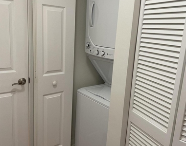 780 S Sapodilla Avenue - Photo Thumbnail 13