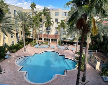 780 S Sapodilla Avenue - Photo Thumbnail 8