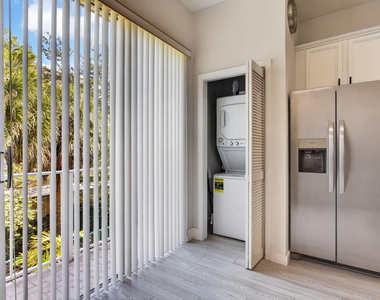 2457 Ne 14th Street - Photo Thumbnail 8