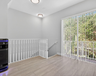 2457 Ne 14th Street - Photo Thumbnail 10