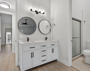 2457 Ne 14th Street - Photo Thumbnail 19