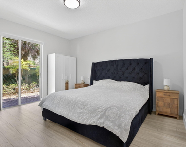 2457 Ne 14th Street - Photo Thumbnail 25