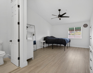 2457 Ne 14th Street - Photo Thumbnail 18